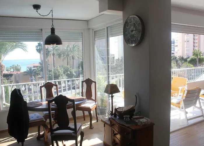 Departamento De Categoría En Playa San Juan, Con Vistas Al Mar Y A Metros De La Playa