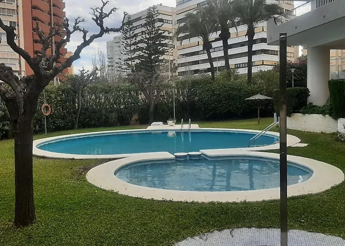 Departamento De Categoría En Playa San Juan, Con Vistas Al Mar Y A Metros De La Playa * Alicante